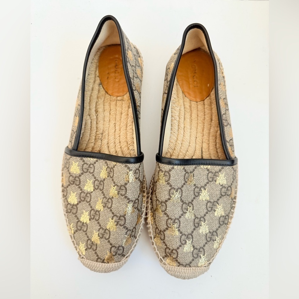 Gucci Beige Natural GG coated canvas black leather trim bee espadrille EU 40.5